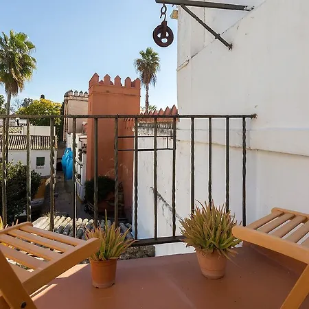 Holi-rent Historic House Next To The Alcazar Appartement