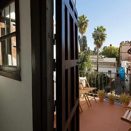 Holi-rent Historic House Next To The Alcazar *