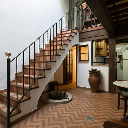 Appartement Holi-rent Historic House Next To The Alcazar *