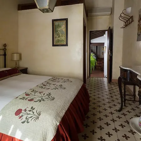 Holi-rent Historic House Next To The Alcazar Appartement *