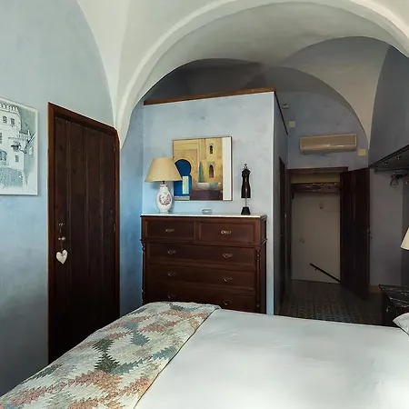 Holi-rent Historic House Next To The Alcazar
